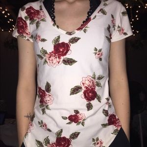 Flower V-Neck Short sleeve top